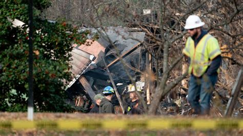 Suspect believed dead in Virginia house explosion, FBI investigating cause of blast