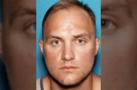 Suspect in shooting of Oklahoma deputy found dead