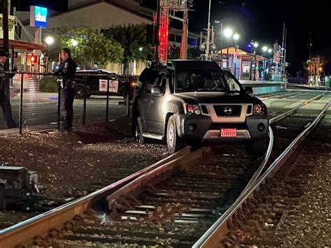 Suspected DUI driver ends up on train tracks in San Rafael: police