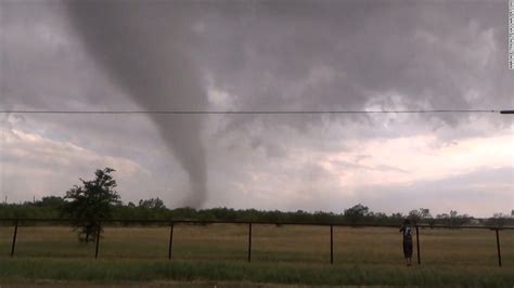 Suspected tornado touches down in northern Texas