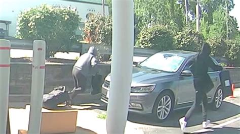 Suspects steal from St. Charles ATM in broad daylight
