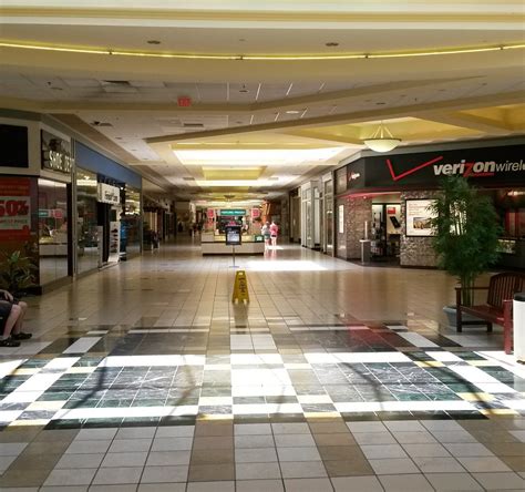 Susquehanna Valley Mall is located in the retail hub of Snyder County, Pennsylvania – the only enclosed regional mall in a 45 mile radius. Susquehanna manages to combine quality brands with entertainment destinations including the region’s largest AMC movie theater.. 