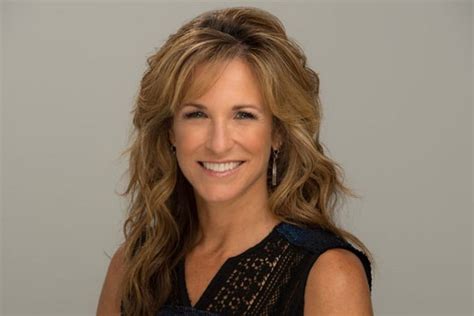 Suzy Kolber‘s daughter Kellyn Brady was born in 2008. Kellyn is the only child of Suzy together with husband, Eric Brady. Eric and Suzy tied the knot the same year they welcomed their little bundle of joy Kellyn. Although Suzy is always in the limelight and quite famous, she has kept her personal life under the.... 
