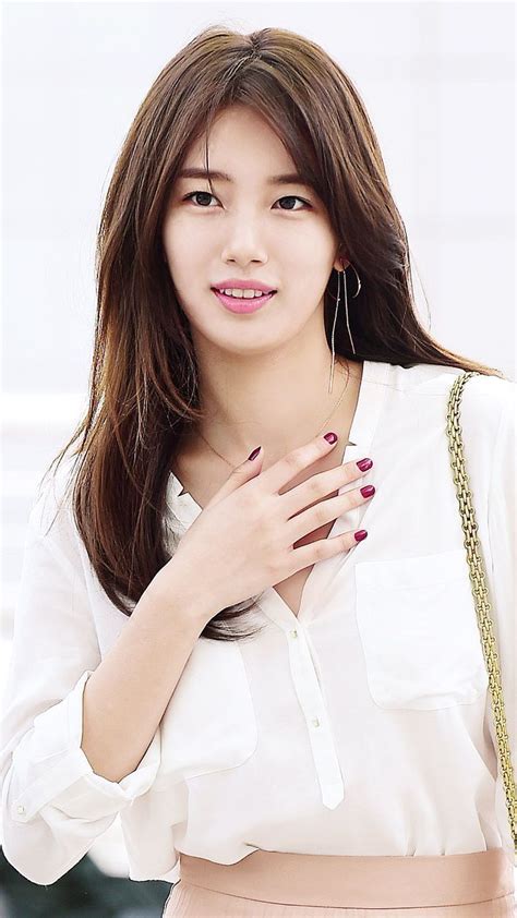 Suzy korean. Bae Su-ji, or popularly known as Bae Suzy, is a South Korean singer, actress and model. She became famous after debuting in the JYP Entertainment group, Miss A. She later expanded her career into acting and gained even more fame through starring in dramas such as Dream High (2010), Uncontrollably Fond (2016), While You Were Sleeping … 