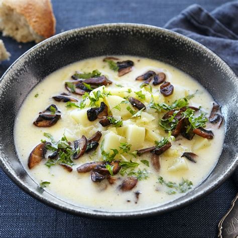 Svamp-  samt potatissoppa.