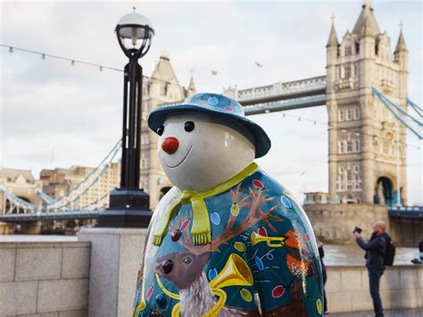 Swadlincote 2024 - Walking with the Snowman