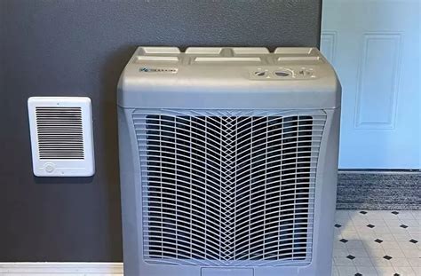 Swamp cooler squeaking.  Buzzing noise in swamp coolers usually comes from ...