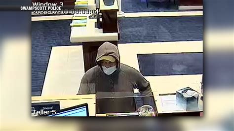 Swampscott police looking to ID suspect behind attempted bank robbery