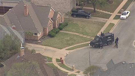 Swat standoff pantego tx. Apr 7, 2023 ... The standoff between an armed man and police officers has entered its 15th hour ... The latest news from around North Texas. NBC 5 Dallas-Fort ... 