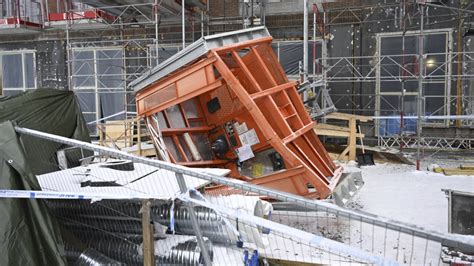 Swedish authorities broaden their investigation into a construction elevator crash that killed 5