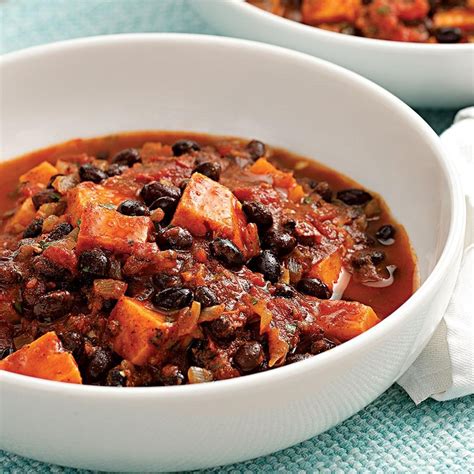 Sweet potato and black bean recipes. Sierra Leone recipe / West African recipe – This one-pot black-eyed beans and sweet potato recipe with palm oil (bean and sweet potato pottage) is finger-licking street food at its best. Time to share another one of my comforting West African recipes. As in a one-pot black-eyed beans and sweet potato recipe … 