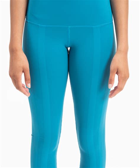 Sweetflexx leggings. When you have pain in your leg or knee, it can make it hard to get around or get things done. Finding the source will help identify the necessary treatment. This may require a visi... 