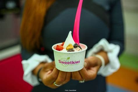 Sweetkiwi nigeria. Ehime Eigbe-Akindele: Founder & CEO Sweetkiwi – Pioneering Frozen Yoghurt in Nigeria and Taking The Brand Global. Ehime started making her own frozen yogurt when she … 