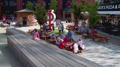 Sweltering heat not stopping Cardinals fans from enjoying the game