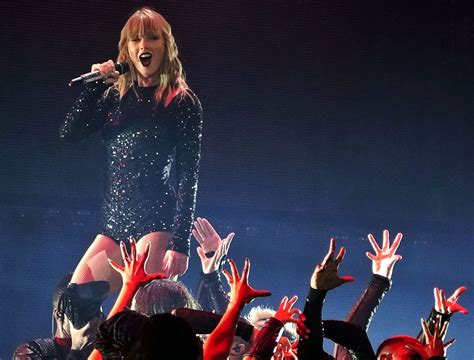 Swifties Assemble!: Thousands of fans flock to Foxborough for first of three Taylor Swift shows