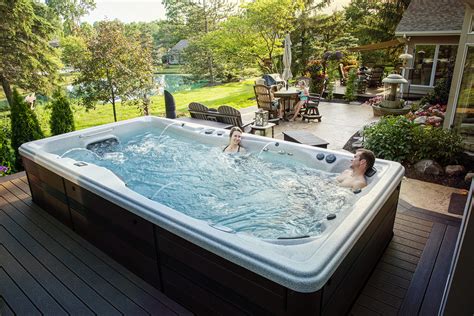 Swimming hot tub. Phoenix Hot Tubs and Swim Spas is the exclusive dealer of Master Spas products for the Phoenix metroplex and we boast the largest display of Swim Spas and ... 