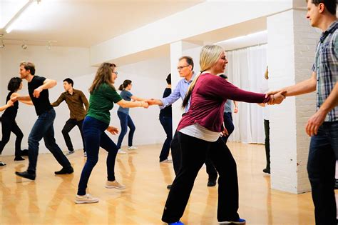 Swing dance lessons. Learn how to swing dance with West Coast Swing and Lindy Hop classes in Southern California. Find out more about the difference between the two genres, the dances, the instructors, and the events. 