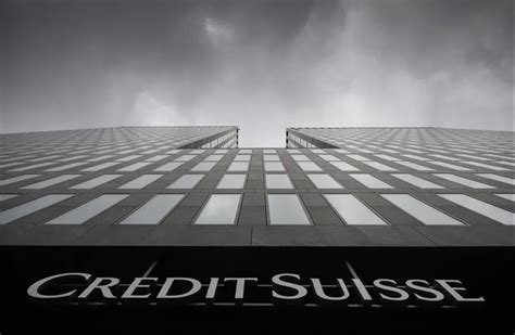 Swiss bank drags down big lenders as fears spread to Europe
