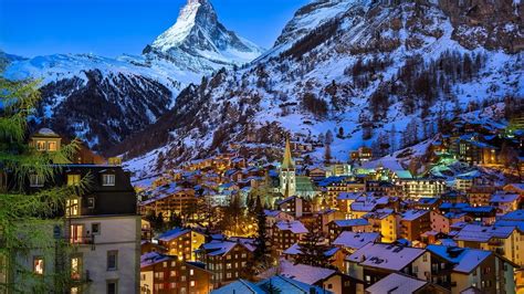 Switzerland in the winter. We have selected the 10 best winter hotels in Switzerland. Take a look and start dreaming of a white Christmas in an outstanding location. 