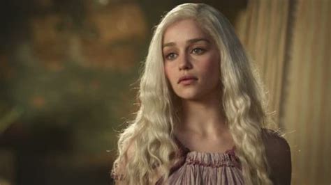 Swords: Daenerys Targaryen, the First of Her Name - Blogger