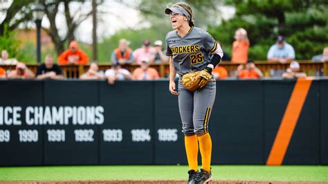 Feb 19, 2023 · Sydney McKinney recorded her 300th career hit on Sunday, becoming the first Shocker to accomplish the feat in school history. She finished the day 3-for-3, upping her season totals to 27-for-35 after 11 games. . 