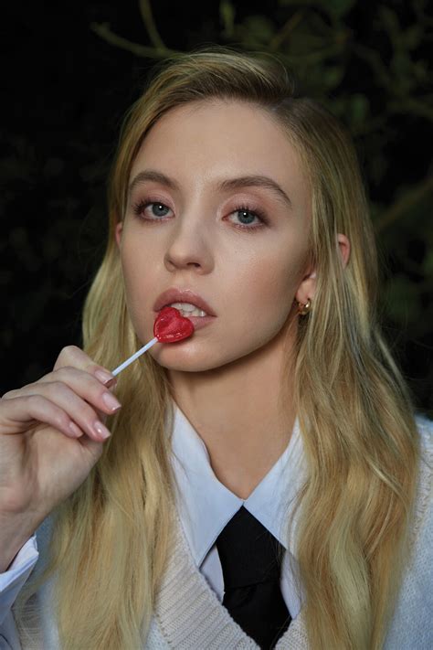 Sydney sweeney tooless. Feb 28, 2024 · Sydney Sweeney Body Measurements: Following are the complete actress Sydney Sweeney body measurements details such as her height, weight, bra cup, dress, bust, hip, waist and shoe size. Height in Feet: 5′ 3½”. Height in Centimeters: 161 cm. Weight in Kilogram: 53 kg. Weight in Pounds: 117 pounds. Bra Size: 32C. Cup Size: C. 