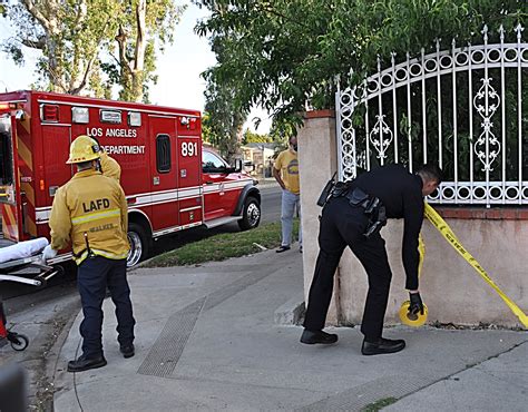 Sylmar shooting leaves one man dead, two seriously wounded