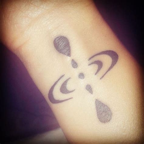 Symbol for here and now. Reminder to live in the present. Subtle
