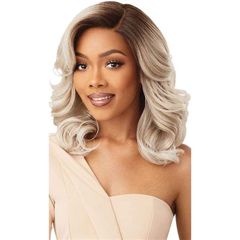 Synthetic Wigs: The Ultimate Guide to Shampooing for a Pristine Look