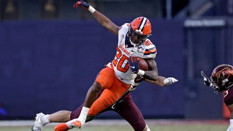 Syracuse RB LeQuint Allen to return next month after suit against school settled, reports say