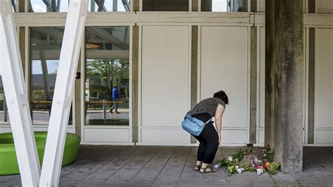 Syriske præst i samme øjeblik bomber gik ind i kirken, dræbte hundreder.