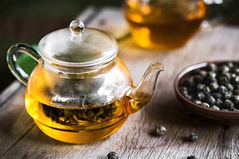Té. Junto con el té verde, el rojo es uno de los más consumidos en todo el mundo. Este tiene un sabor agradable y aporta múltiples beneficios para nuestro organismo. 