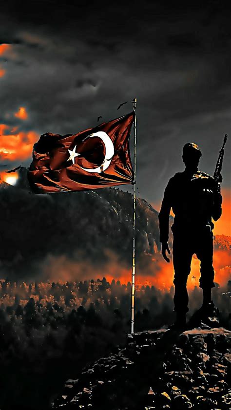 Türk bayrağı asker görselleri