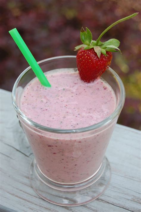 T smoothie. All about smoothies What to look for in a healthy smoothie recipe Smoothies are delicious and satisfying. If you’re not eating enough produce, a smoothie is an easy and tasty way to pack in 1-2 more servings. (Yep, eating just five servings of fruits and veggies every day can help you live longer.) But some smoothies are healthier than others. 