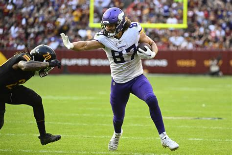 T.J. Hockenson makes immediate impact in Vikings’ win