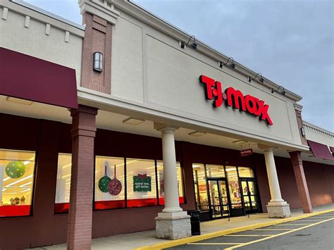 1.0 miles away from TJ Maxx. Famous Footwear is your place for athletic, casual and dress shoes for the whole family from hundreds of name brands. It's a one-stop-shop for women, men and kids for brands like Nike, Converse, Vans, Sperry, Madden Girl, Skechers,… read more. in Shoe Stores, Outlet Stores. . 
