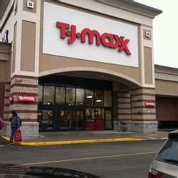 TJ Maxx Holyoke, MA (Onsite) Full-Time Job Details Job Summary: Responsible for delivering a highly satisfied customer experience demonstrated by engaging and interacting with all customers, embodying customer experience principals and philosophy, and maintaining a clean and organized store environment. 