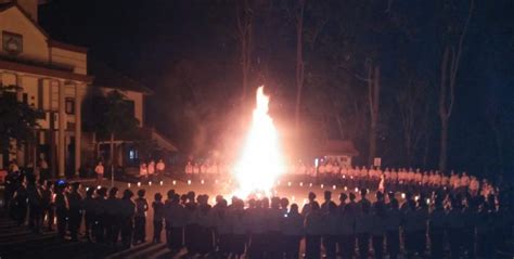 Tahapan Upacara Penyalaan Api Unggun Pramuka - wintechmobiles.com