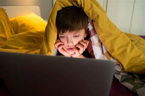 Tak Cuma Batasi Screen Time, Ini Jaga Anak Remaja Tetap Aman di ... - balustradellc