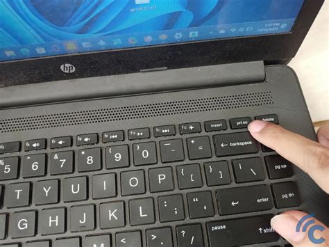 Take a Pic on HP Laptop: Easy Photo Capture | ReelMind - balustradellc