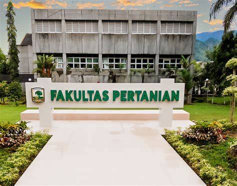 Taman Digital Fakultas Pertanian Unand - Cemara Kipas (Casurina ... - raincitystudios.com