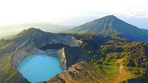 Taman Nasional Kelimutu - muktibox.com