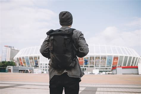 Tampil Percaya Diri dengan 15 Rekomendasi Tas … - balustradellc