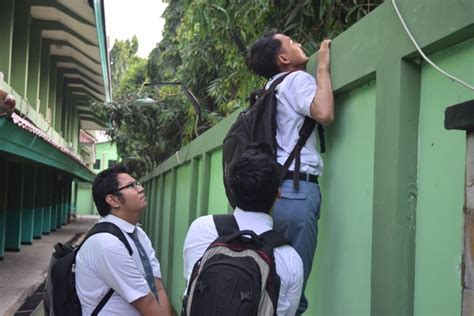 Tampung Siswa yang Bolos Sekolah, Izin Warnet Terancam Dicabut - balustradellc