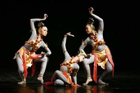 Tari modern - Wikipedia bahasa Indonesia, ensiklopedia bebas - muktibox.com