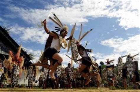 Tari Pedang Mualang - Wikipedia bahasa Indonesia, ensiklopedia bebas - balustradellc