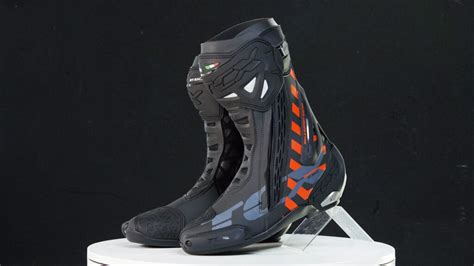 TCX RT-Race motorcycle boots, top boots for a day track - raincitystudios.com