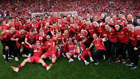 Team of Premier League legends come out of retirement to thrash ... - muktibox.com