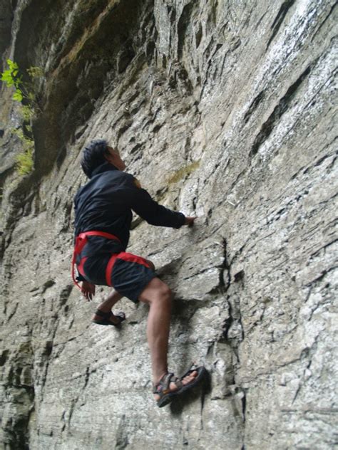 Tehnik Turun Tebing | che organize - balustradellc