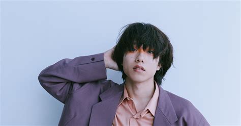 TELE- | definition in the Cambridge English Dictionary - balustradellc